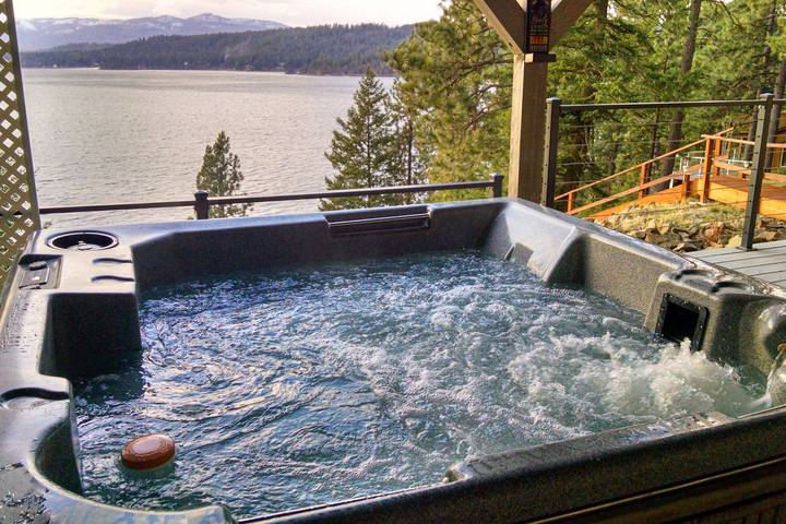 Vacation house for 7 people, with lake view and terrace in Idaho