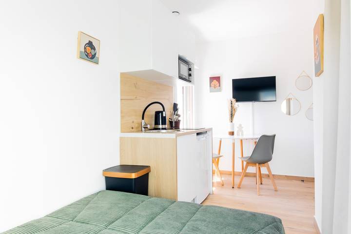Entire studio, Le Mansardé in Meythet, Annecy (commune)