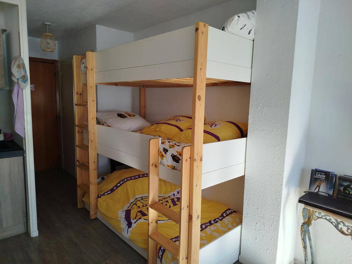 Appartement entier, One-Bedroom Apartment in Gréolières les Neiges, Gréolières