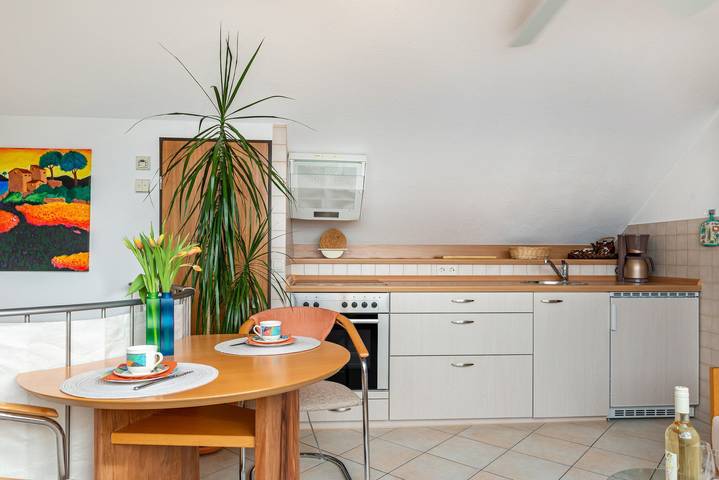 Ganze Wohnung, Ferienwohnung "Bodenseeblick" mit Wlan nach Absprache in Meersburg, Region Bodensee-Oberschwaben