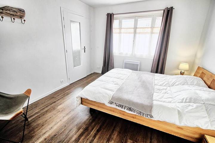 Location de vacances pour 10 personnes, avec jardin ainsi que terrasse et jacuzzi dans Office De Tourisme De Veules Les Roses - 4