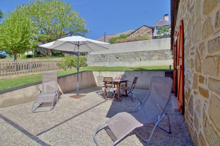 Gîte pour 4 personnes, avec jardin, animaux acceptés à Ouzous - 3