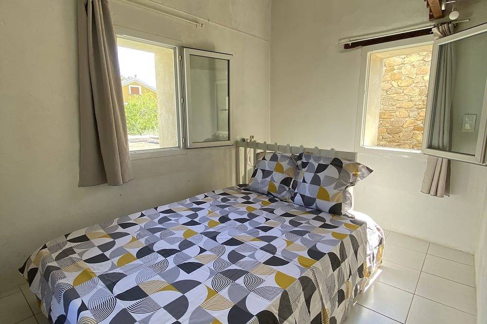Entire apartment, Nice studio in the city center - Nyons in Nyons, Nyons region
