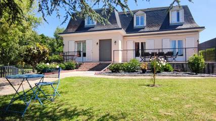 Chambre d’hôte pour 2 personnes, avec terrasse ainsi que vue et jardin à Saint-Georges-sur-Cher