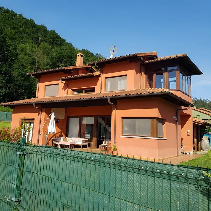 Casa rural para 6 personas, con jardín en Parres