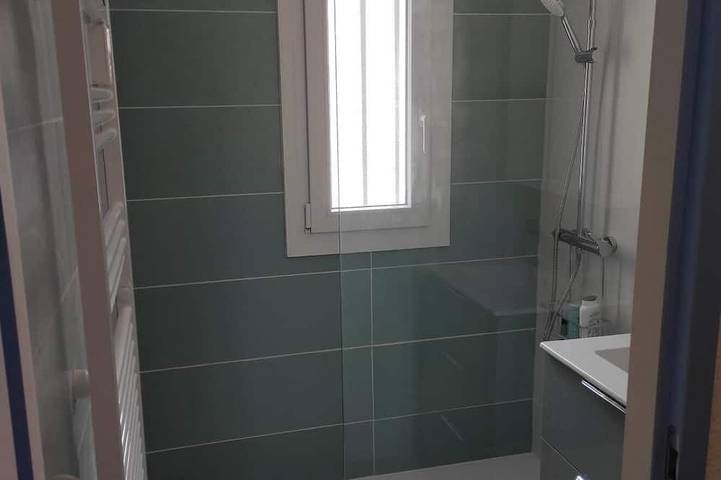 Gîte pour 6 personnes, avec jardin ainsi que terrasse et piscine dans Port des Oursinières - 3