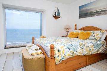 Holiday Rental for 5 People in Tresaith, Ceredigion, Photo 3