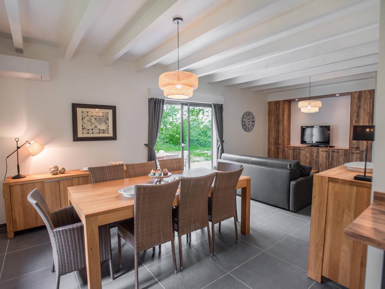 Modernes Haus in kleinem Ferienpark mit Pool in Lacapelle-Marival, Lot