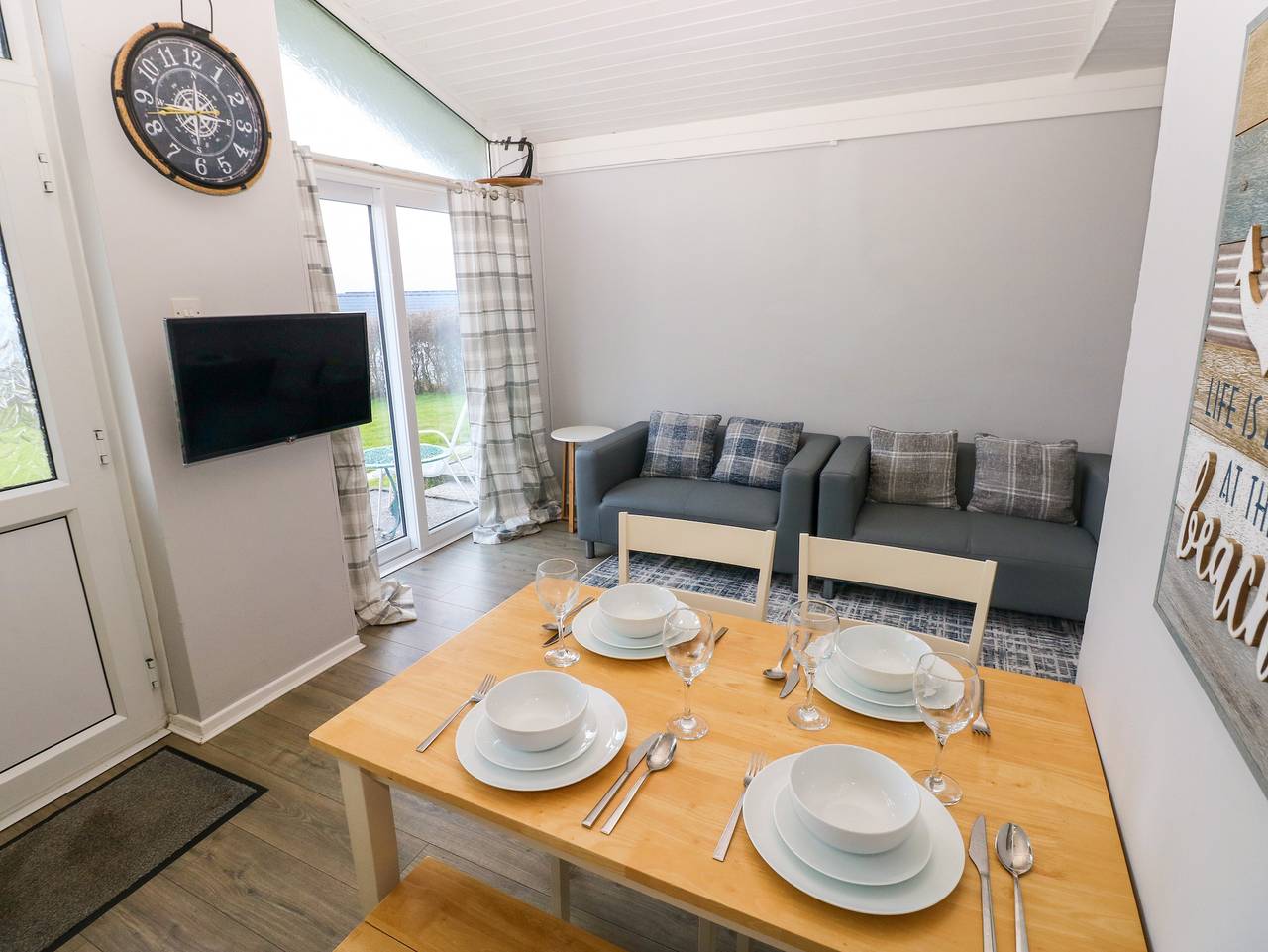 Chalet 27 in Swansea region