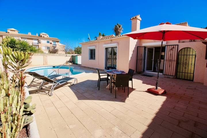 Villa für 4 Personen, mit Terrasse, mit Haustier in Dénia - 2