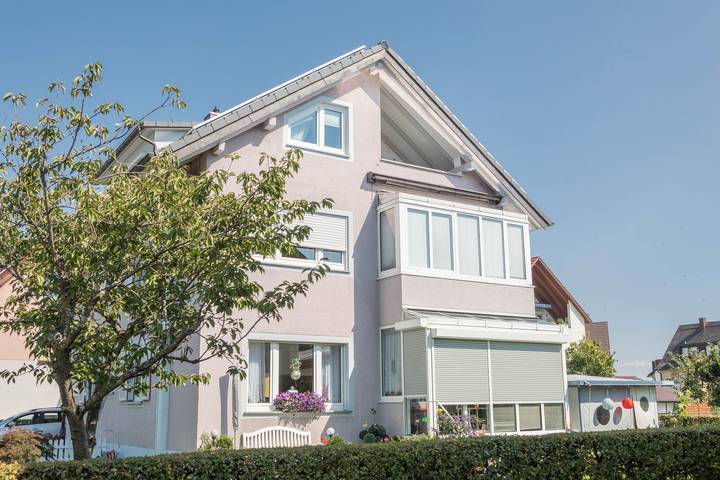 Ganze Wohnung, Schöne Ferienwohnung "Lilo" ganz nah am Bodensee mit Blick auf den See und die Berge in Immenstaad, Immenstaad am Bodensee