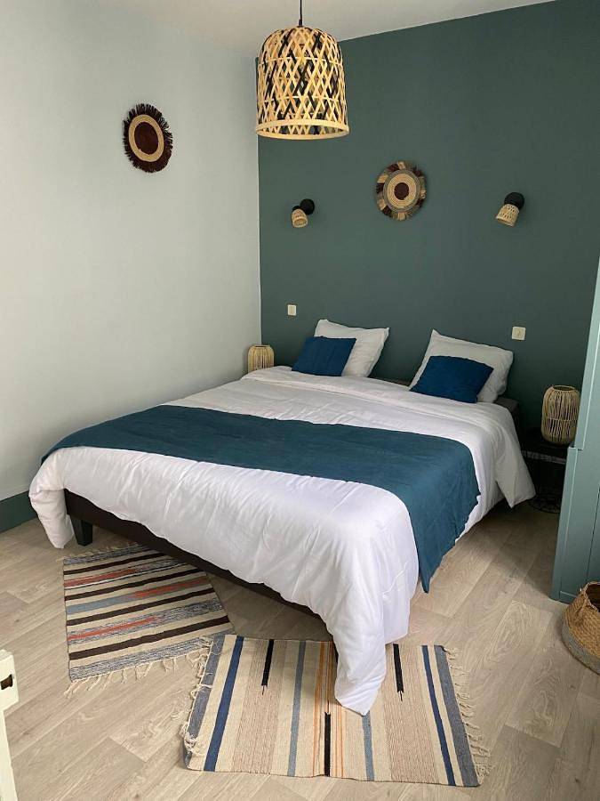 Location de vacances pour 6 personnes, avec jardin à Léré