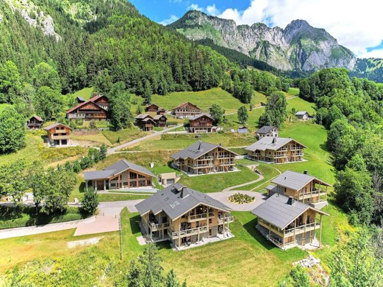 Apartamento entero, Ático en los Alpes con Piscina y Jacuzzi in Abondance, Les Portes du Soleil