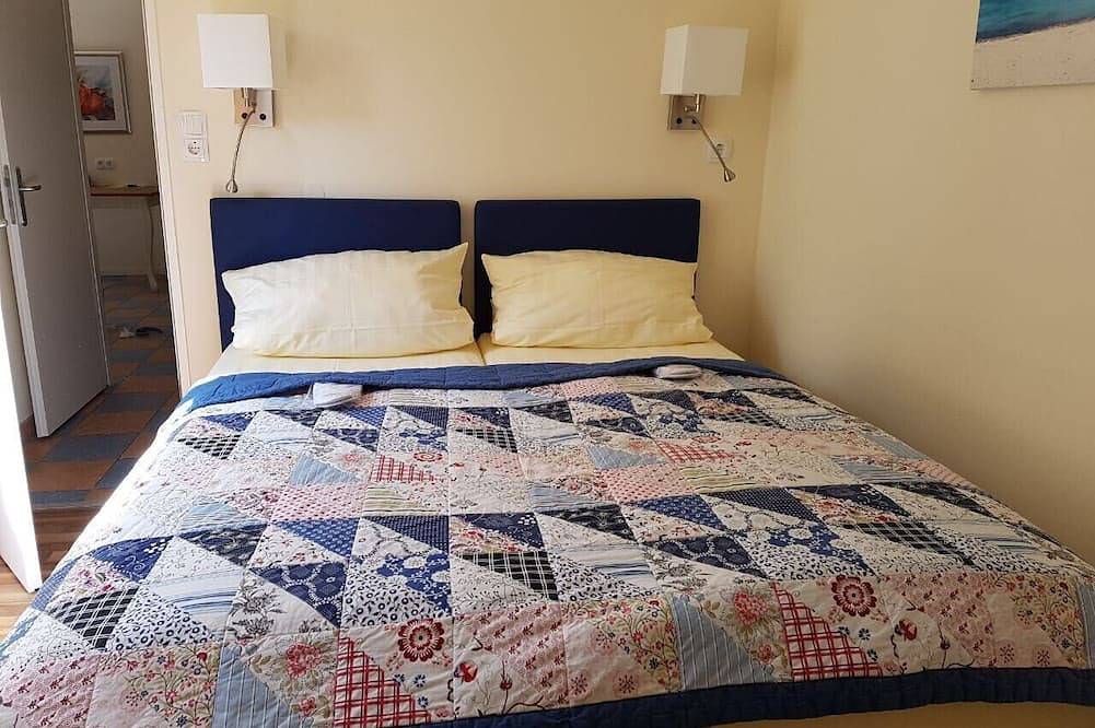 Ganze Wohnung, 2 Raum-wohnung mit Balkon und Zugang zum Garten. Wohnung Liegt Nach Hinten in Bad Godesberg, Bonn
