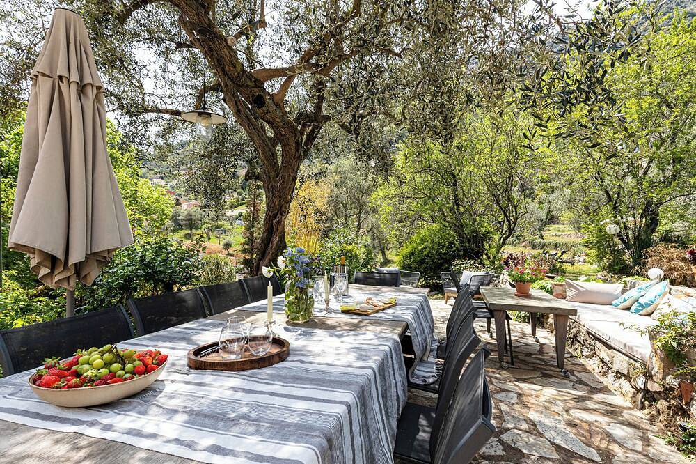 #47 Maison Xvii/Pool, parking, sauna, pétanque, Bbq in Châteauneuf-Villevieille, Nice region