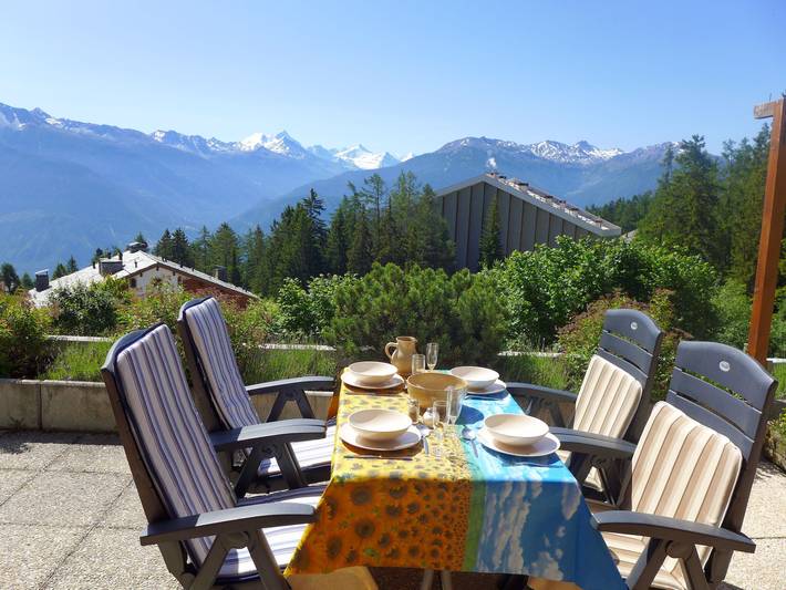 Appartement de vacances pour 4 personnes, avec terrasse et jacuzzi à Crans-Montana