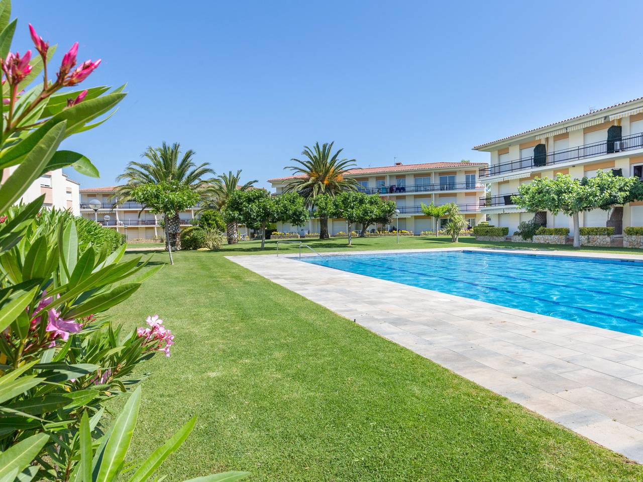 Apartamento entero, Apartamento en Calella de Palafrugell para 4 con piscina, parking y cerca de la playa in Calella de Palafrugell, Palafrugell