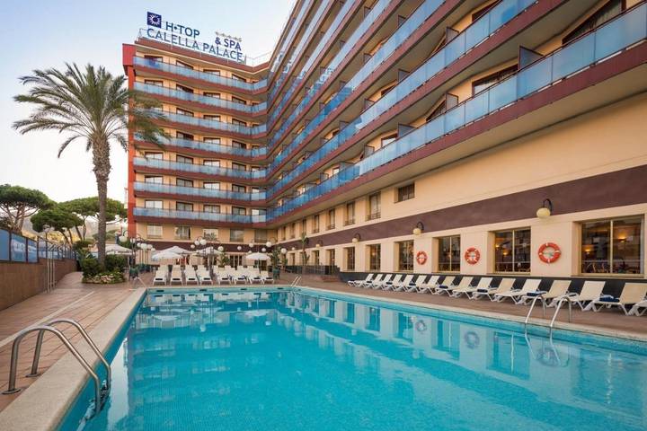 Hôtel pour 10 personnes, avec Jacuzzi et Terrasse ainsi que Piscine et Sauna