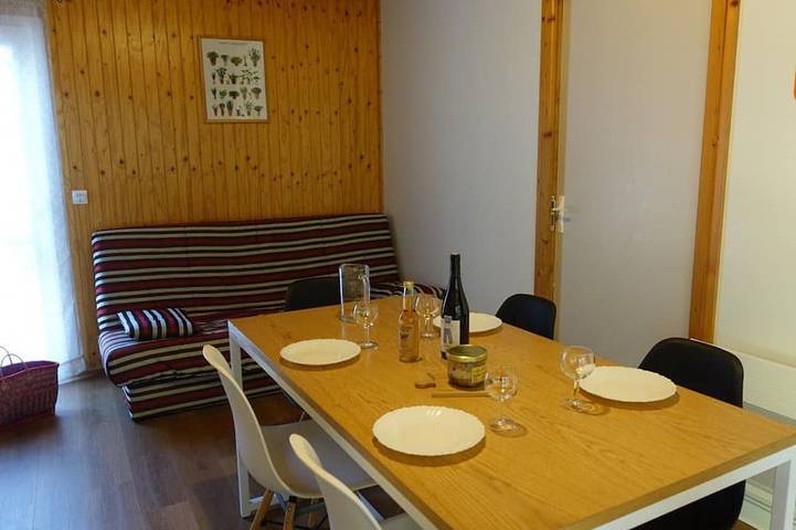 Gîte pour 6 personnes, avec piscine à La Roche-des-Arnauds