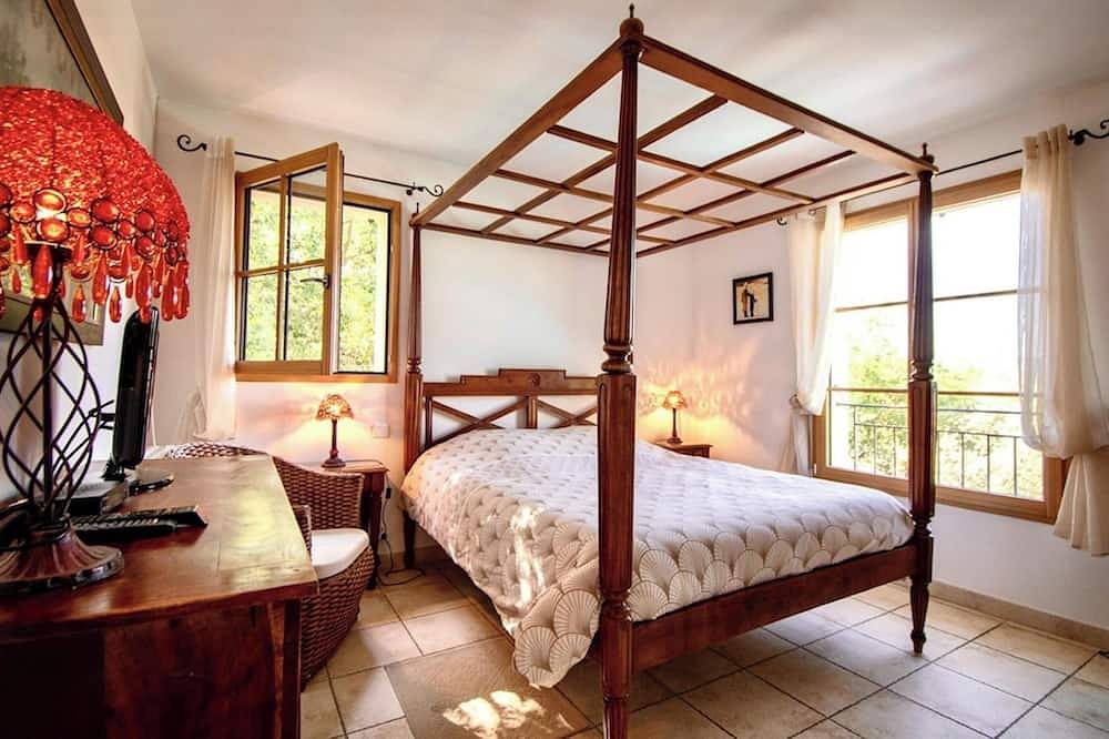 Homerez - Geräumige Villa mit Pool und Jacuzzi in Villars, Regionaler Naturpark Luberon