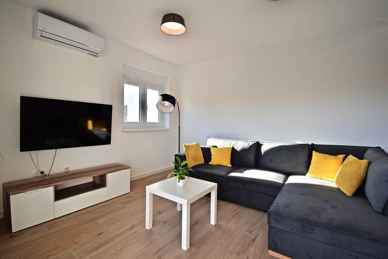 Ganze Wohnung, Spacious new holiday apartment / A4 *** in Stinjan, Südküste Istrien