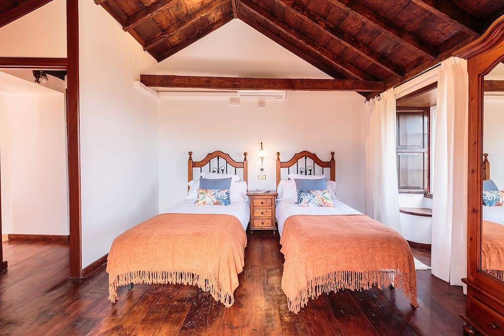 Spacious country house in Breña Alta, La Palma with panoramic views in Breña Alta, La Palma South