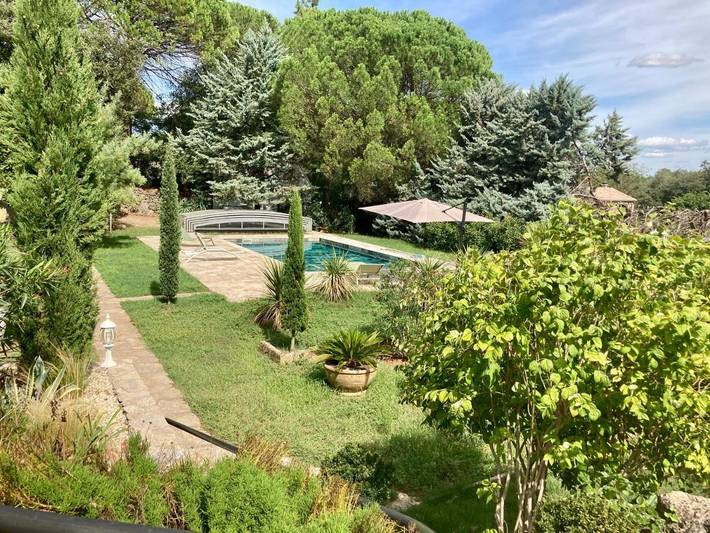 Maison de vacances pour 3 personnes, avec piscine ainsi que jardin et vue, animaux acceptés