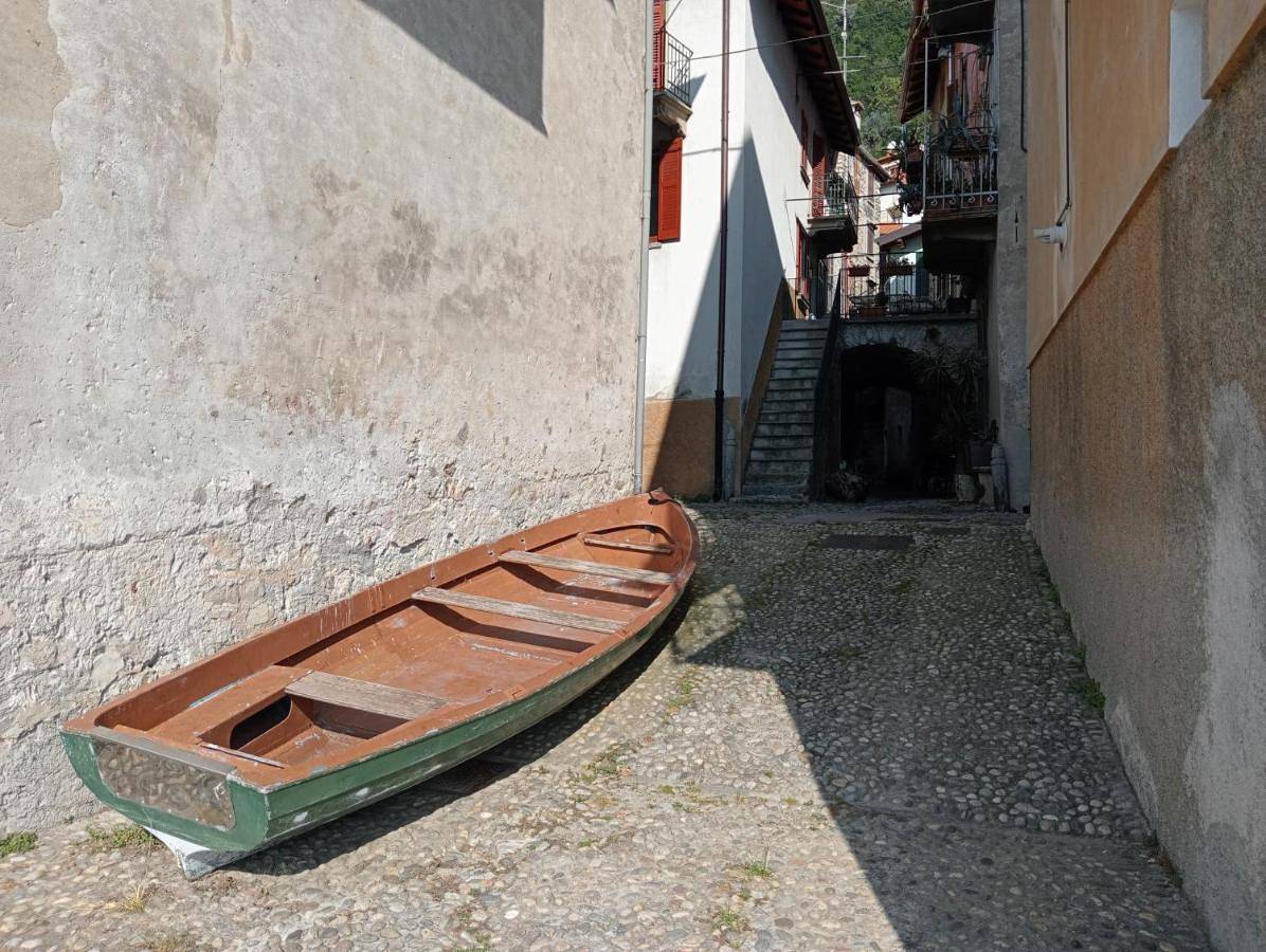 Ganze Wohnung, Casa Mauro, Lake View and Garage! in Colonno, Comer See