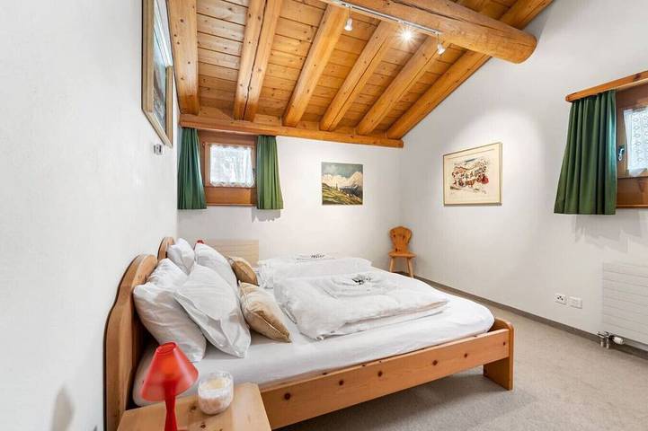 Ganze Wohnung, Luxuriöses Chalet St. Moritz mit Panoramablick auf die Berge in Madulain, Sankt Moritz