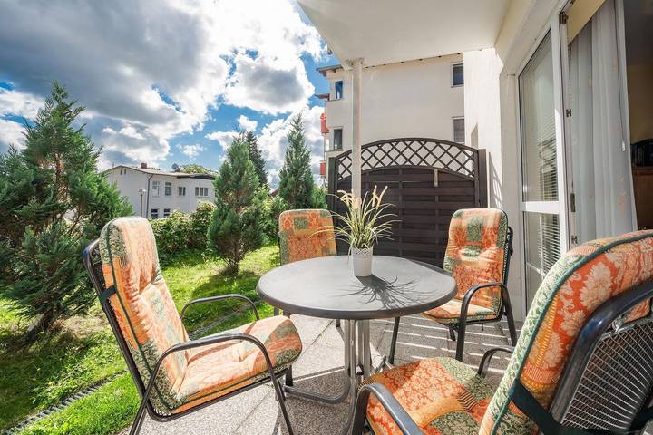Entire apartment, Haus Kastanie 03 - 2 Schlafzimmer, Terrasse sowie Waschmaschine und Trockner in Zinnowitz, Usedomer Norden