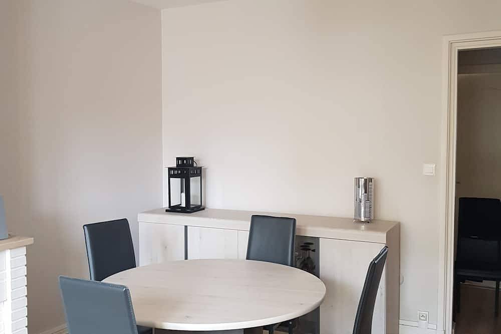 Entire apartment, Whole apartment in Malo les bains with veranda near beach and shops in Plage de Malo-les-Bains, Dunkirk