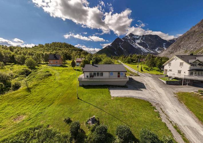 Ferienhaus für 8 Personen, mit Whirlpool und Garten in Lyngen - 2