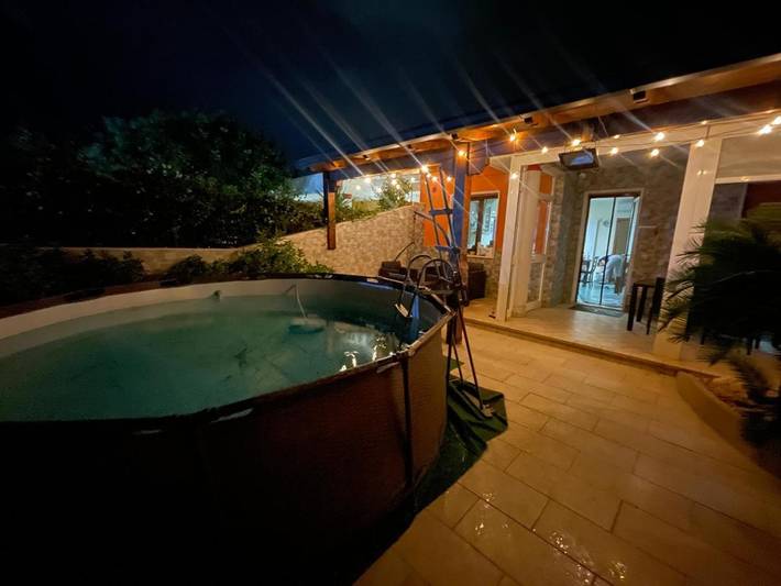 Ferienhaus für 4 Personen, mit Terrasse und Garten sowie Pool und Ausblick in Brindisi