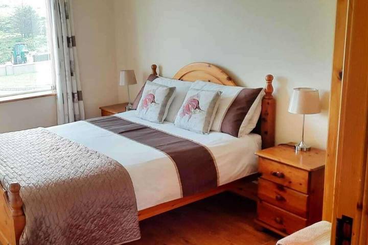 Tranquil Retreat at Ailt Cottage- Sleeps13 in Glenties, County Donegal