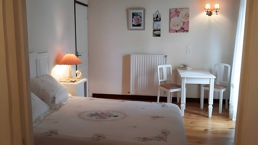 Chambre d'hôtes 'Chambre Colombe' avec terrasse partagée, jardin partagé et Wi-Fi in Belvianes-et-Cavirac, Parc naturel régional Corbières-Fenouillèdes