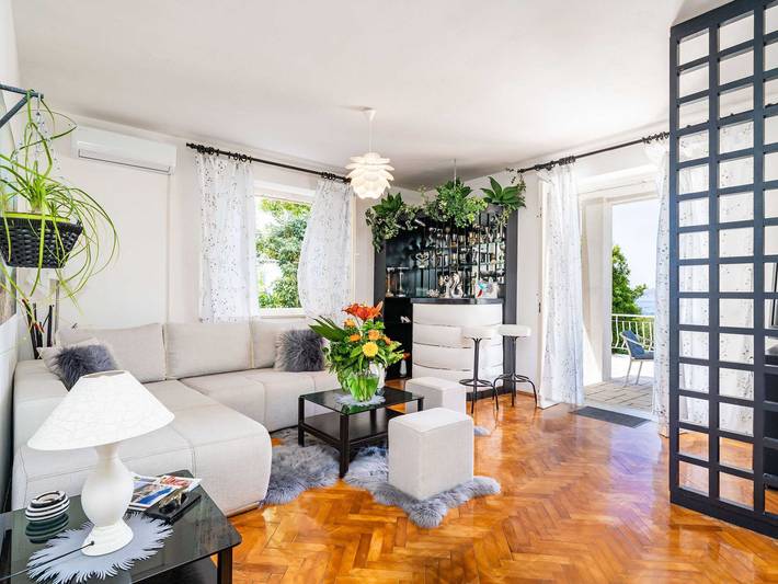 Gîte pour 5 personnes, avec terrasse et jardin, adapté aux familles à Cavtat - 2