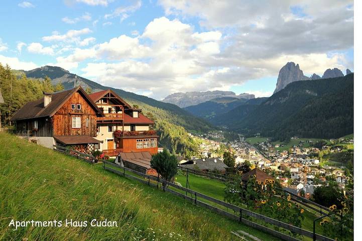 Agriturismo per 4 persone, con giardino e balcone in Val Gardena