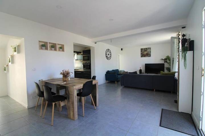 Location de vacances pour 10 personnes, avec jacuzzi ainsi que jardin et piscine à Saint-Vincent-de-Tyrosse - 4