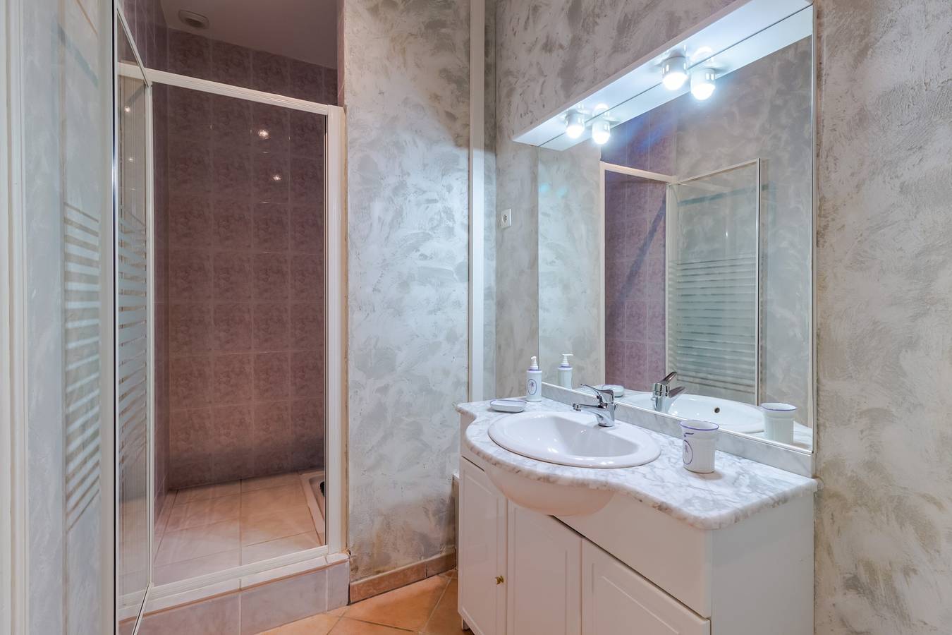 Chambre d’hôtes « Chambre Sérénité » avec terrasse, jardin partagés et Wi-Fi in Coly-Saint-Amand, Périgord Noir