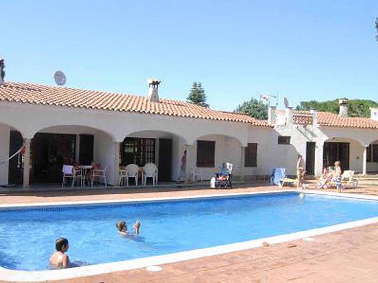 Traumhaus an der Costa Brava mit großem Gemeinschaftspool und Garten in l'Escala, Oberampurien