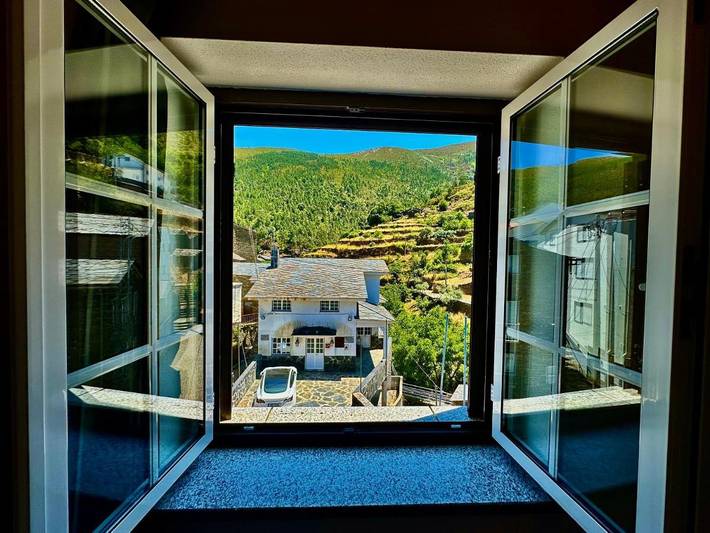 Location de vacances pour 9 personnes, avec vue et piscine, animaux acceptés dans Piódão