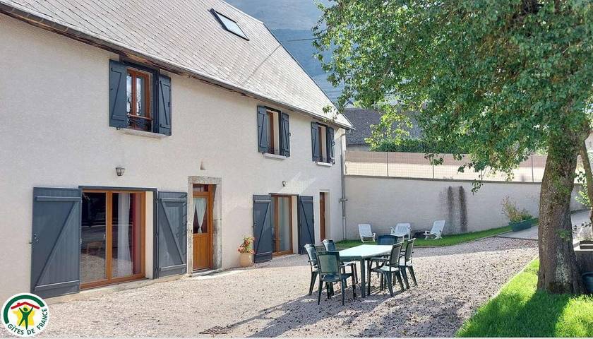Gîte pour 7 personnes, avec Terrasse et Jardin