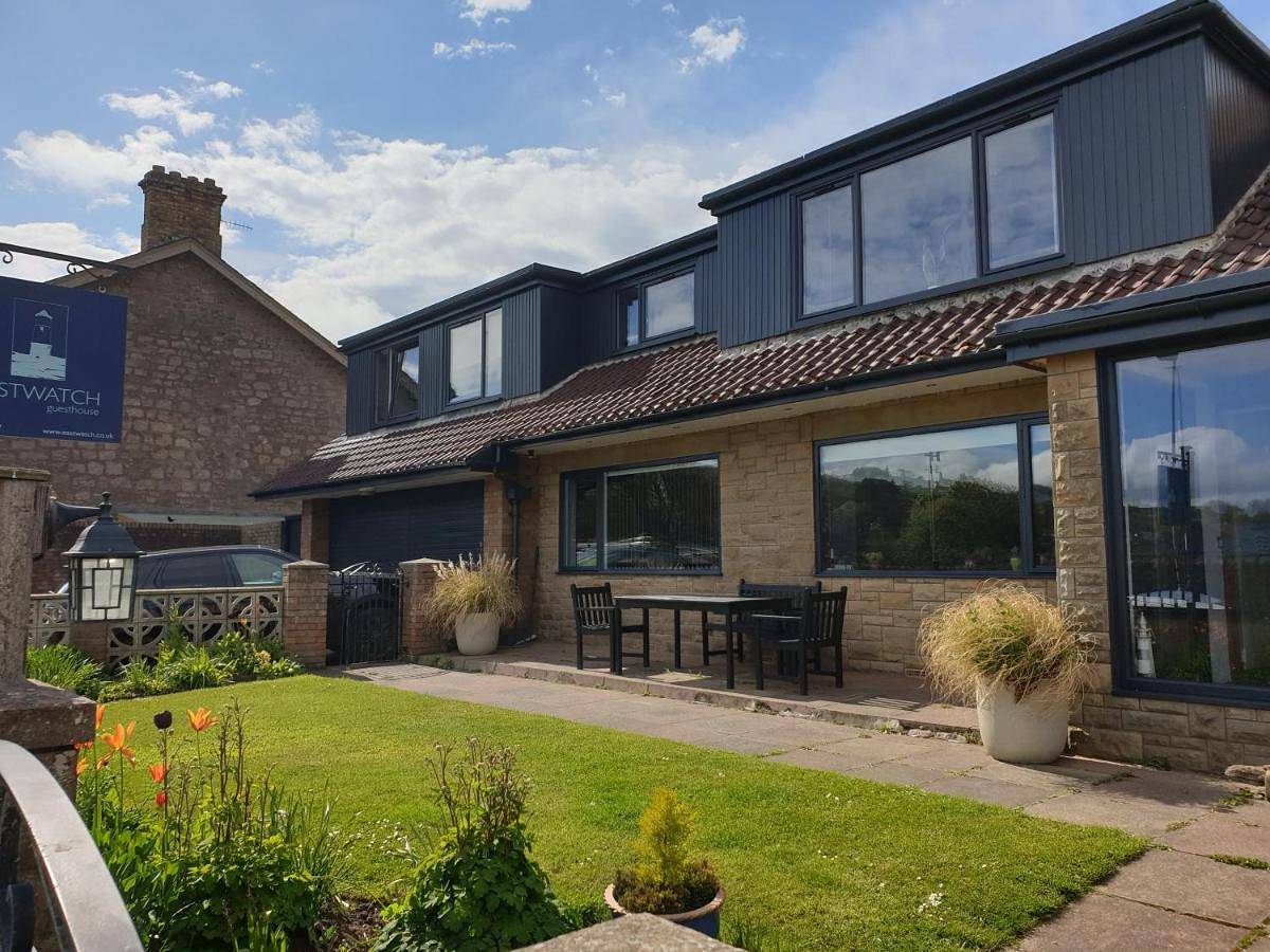 Lion&Wolf - Family Room with Sea View and Ensuite in Tweedmouth, Northumberland