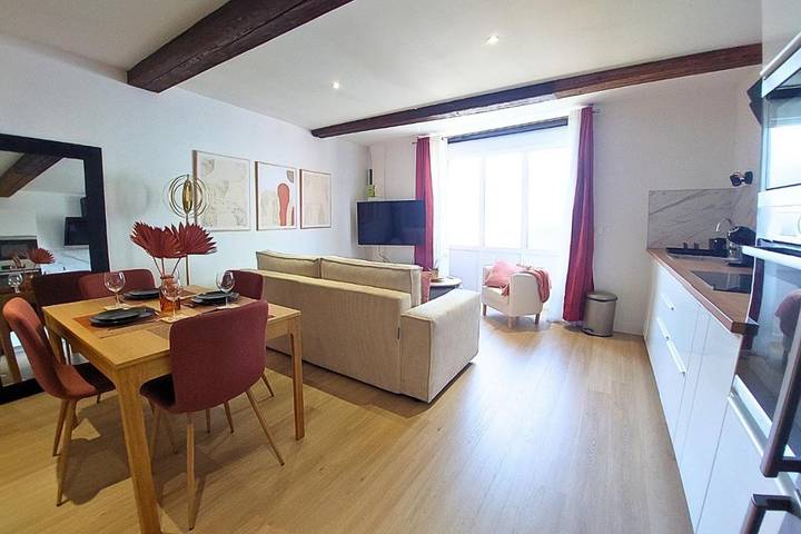 Gîte pour 4 personnes, avec jacuzzi et terrasse à Roanne - 2