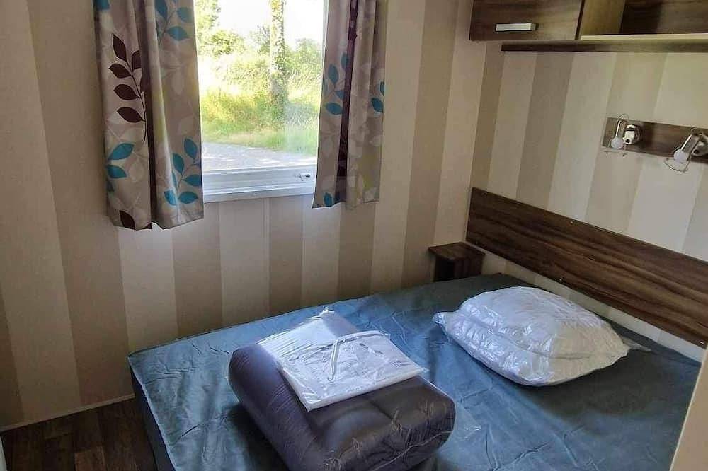 30 minutes from puy du fou, air-conditioned mobile home in quiet family campsite in La Boissière-de-Montaigu, Loire-Tal