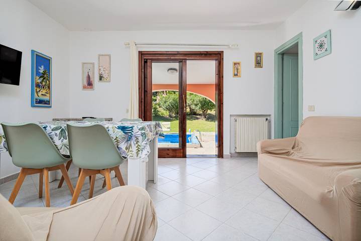 Villa Rosa avec grand jardin et piscine privée in Olbia, Costa Smeralda