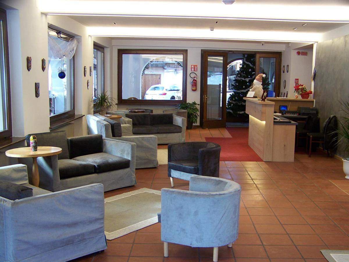 Oberthaler Hotel in Sappada, Karnischer Hauptkamm