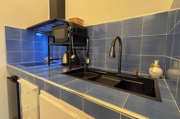 Camera Il Vico – Charming Historic Room with Kitchenette, Sleeps 4 in Pulsano, Golfe de Tarente
