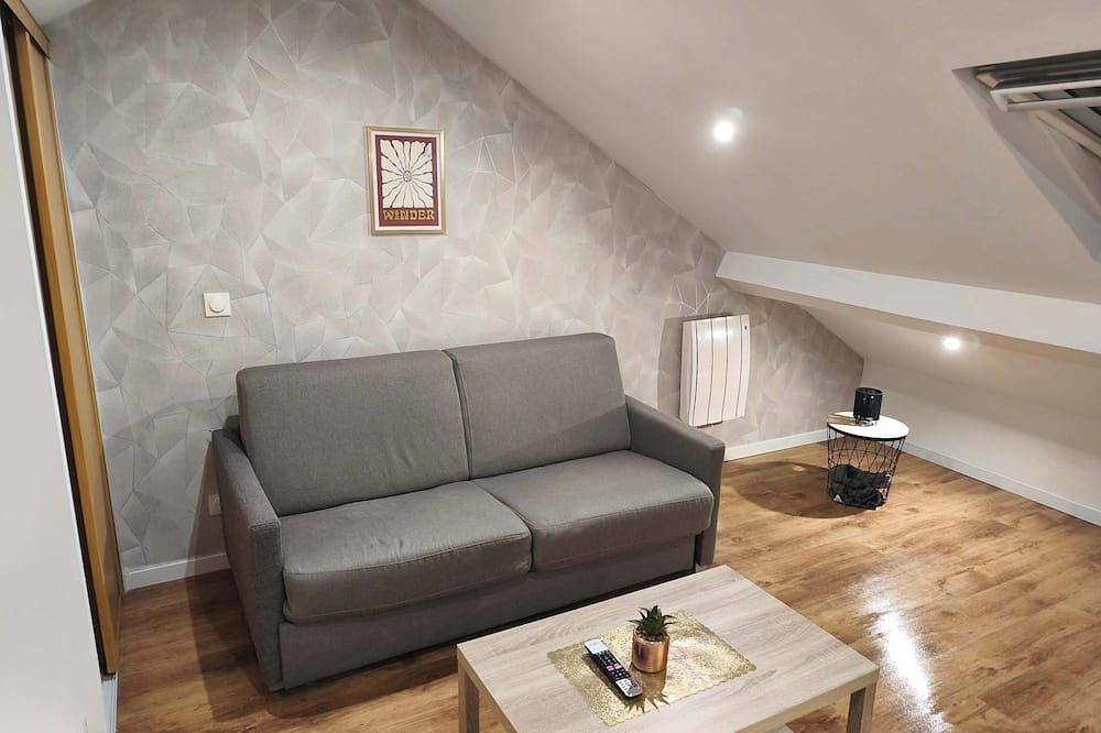 Ganze Wohnung, Central Charleville-Mézières Studio with Parking in Charleville-Mézières, Ardennen