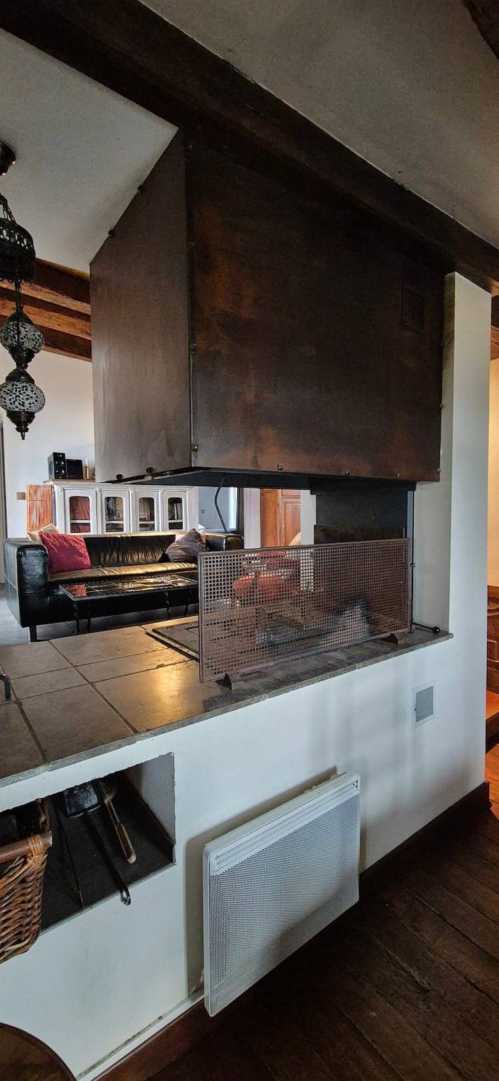 L'Ardoise, Maison au pied du château de Castelnau in Prudhomat, Lot